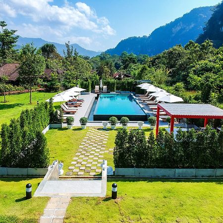 Montania Lifestyle Hotel Phanom Ngoại thất bức ảnh