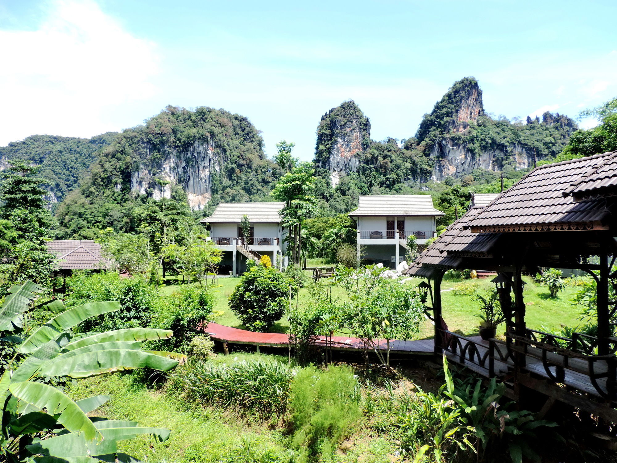 Montania Lifestyle Hotel Phanom Ngoại thất bức ảnh