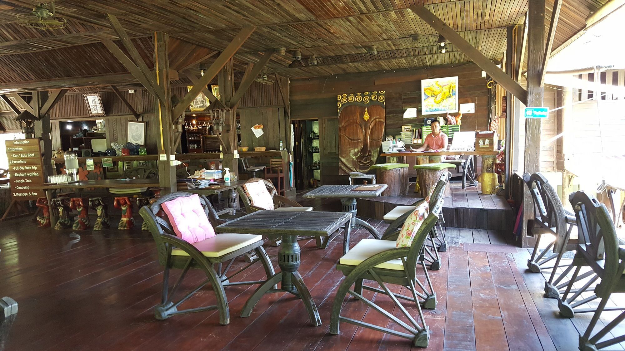 Montania Lifestyle Hotel Phanom Ngoại thất bức ảnh