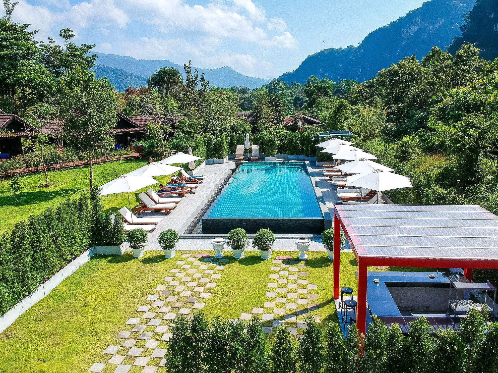 Montania Lifestyle Hotel Phanom Ngoại thất bức ảnh