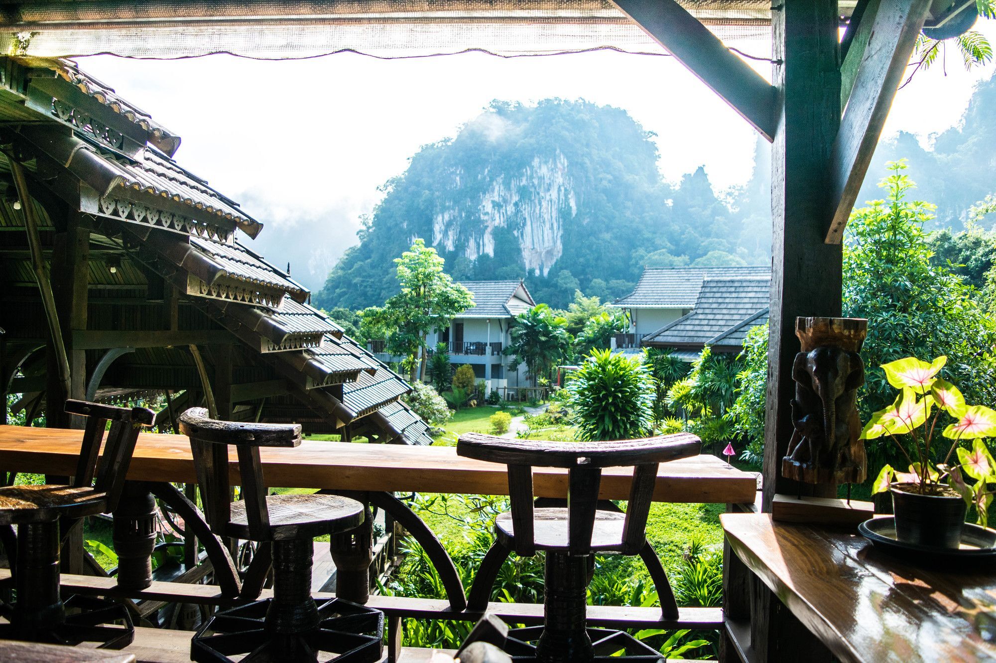 Montania Lifestyle Hotel Phanom Ngoại thất bức ảnh