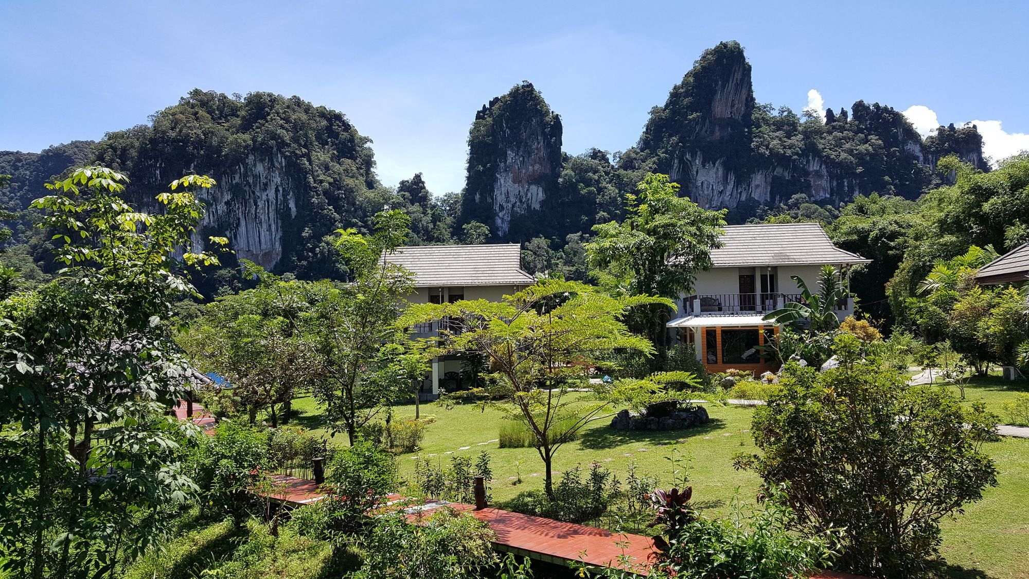 Montania Lifestyle Hotel Phanom Ngoại thất bức ảnh