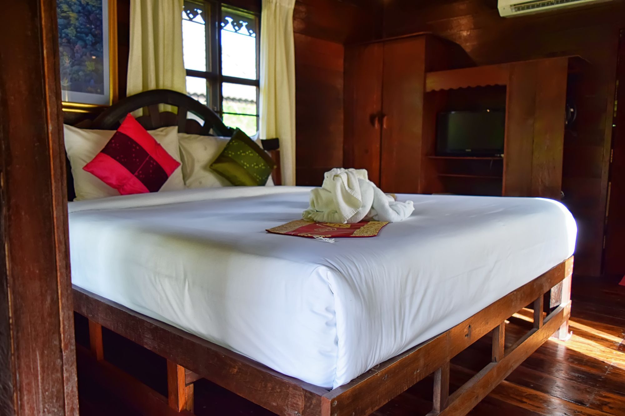Montania Lifestyle Hotel Phanom Ngoại thất bức ảnh