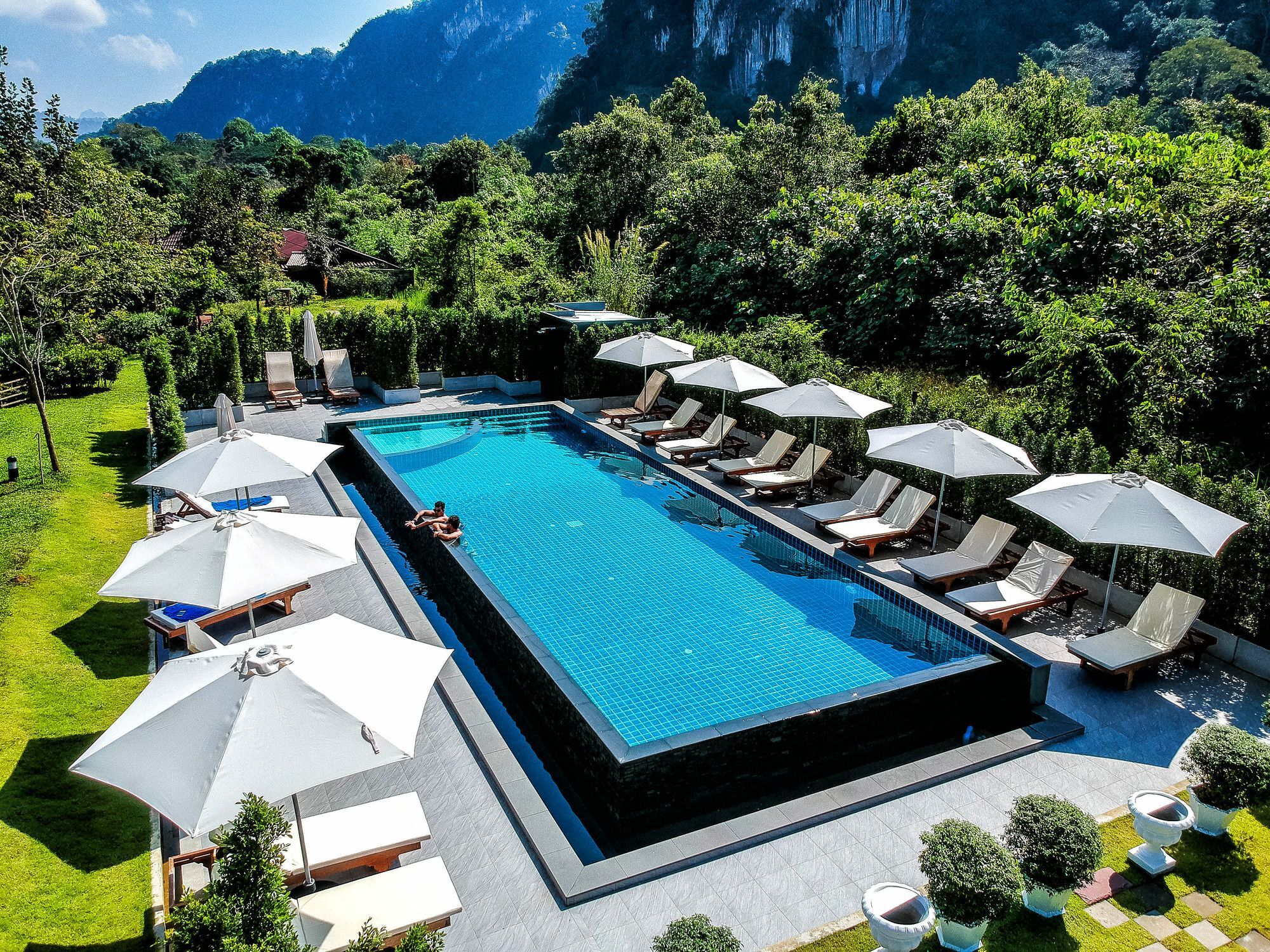Montania Lifestyle Hotel Phanom Ngoại thất bức ảnh