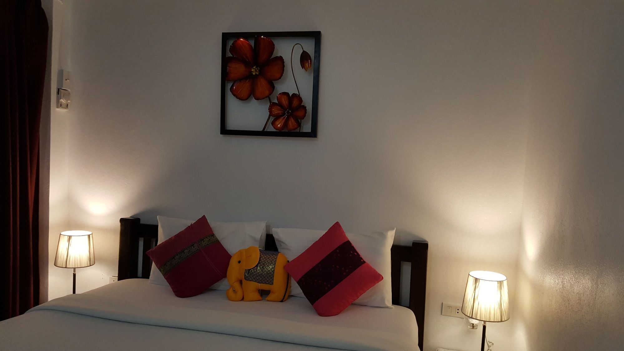 Montania Lifestyle Hotel Phanom Ngoại thất bức ảnh