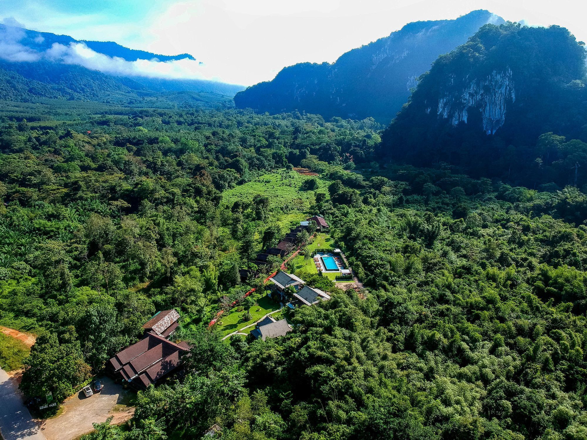 Montania Lifestyle Hotel Phanom Ngoại thất bức ảnh