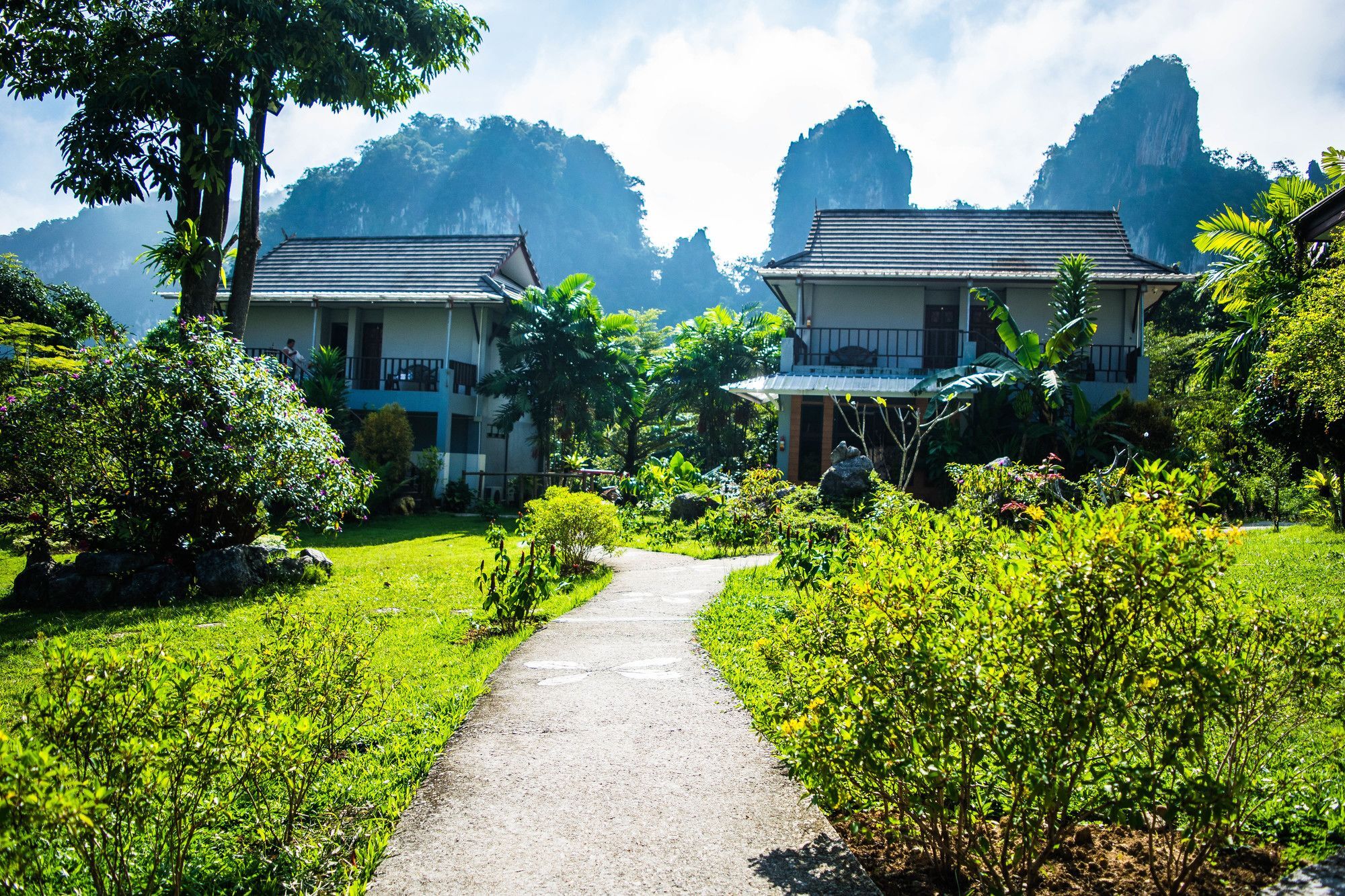 Montania Lifestyle Hotel Phanom Ngoại thất bức ảnh
